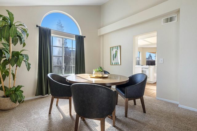 805 E Buckhill Road, Fresno, CA 93720