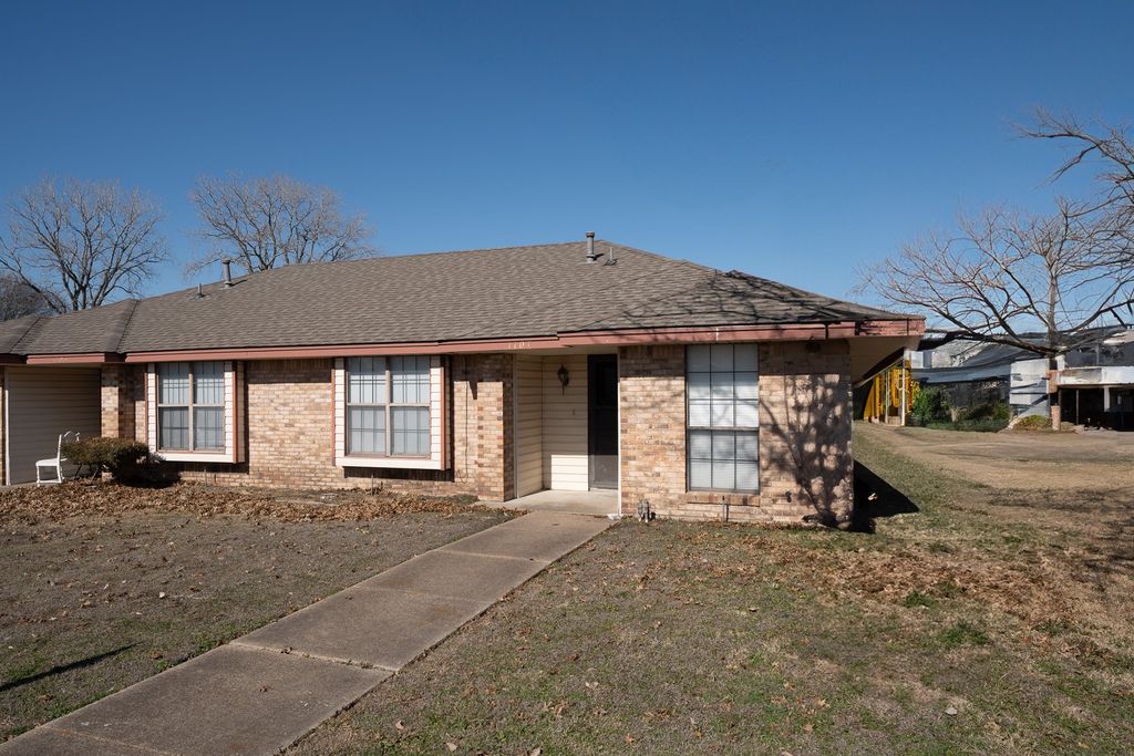 1107 Valley View Drive, Glenn Heights, TX 75154