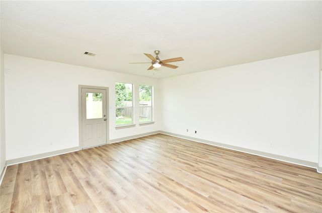 1107 Treasure Court, Baytown, TX 77521