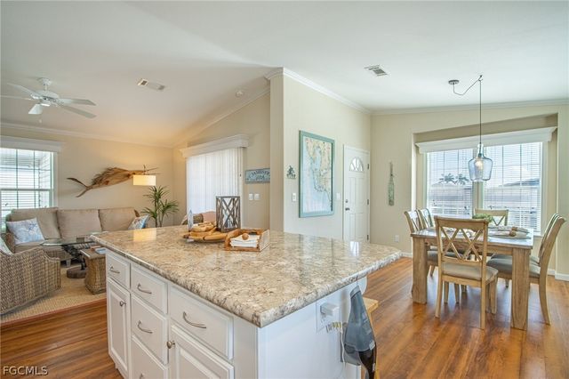 3098 Sloop LN, St James City, FL 33956