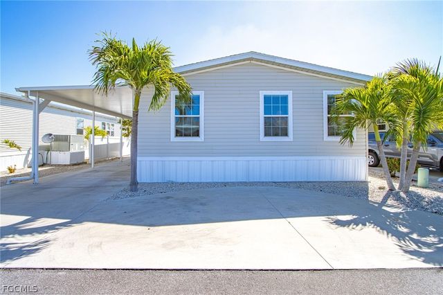 3098 Sloop LN, St James City, FL 33956