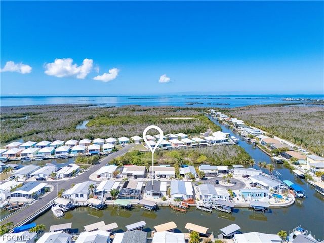 3098 Sloop LN, St James City, FL 33956