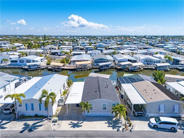 3098 Sloop LN, St James City, FL 33956