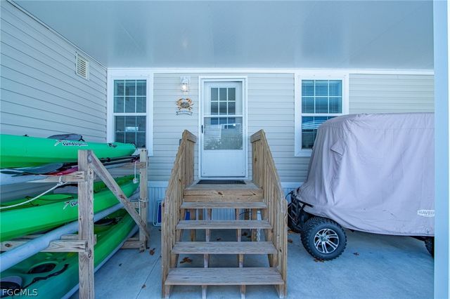 3098 Sloop LN, St James City, FL 33956