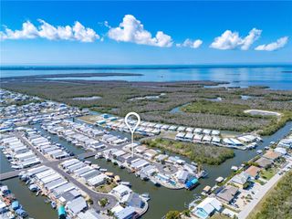 3098 Sloop LN, St James City, FL 33956