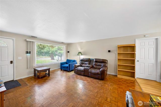 815 Hazzle Court, Coupeville, WA 98239