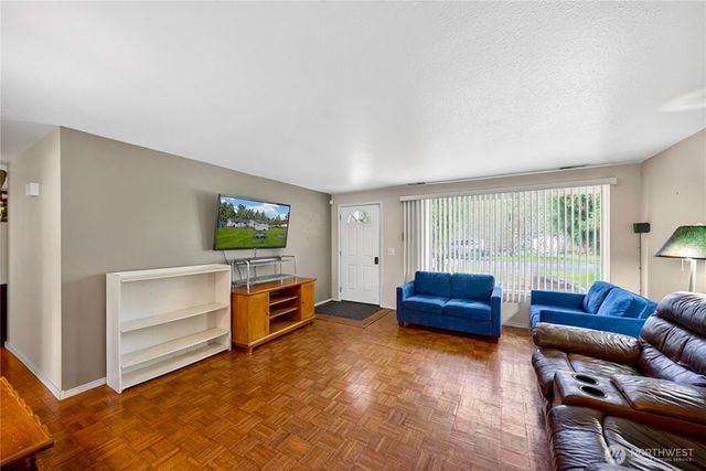 815 Hazzle Court, Coupeville, WA 98239