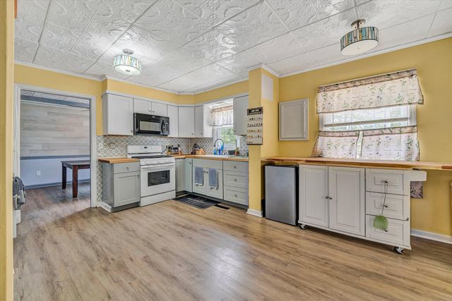 281 Cherokee Hills RD, Bassett, VA 24055