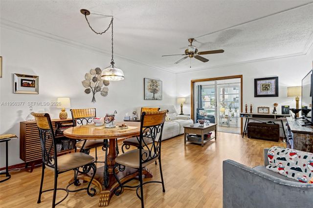 5661 SW 2nd Court 101, Margate, FL 33068
