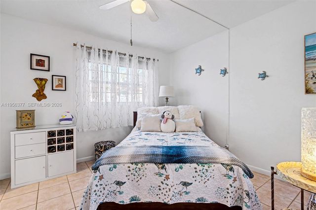 5661 SW 2nd Court 101, Margate, FL 33068
