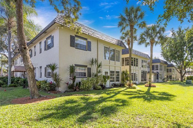 5661 SW 2nd Court 101, Margate, FL 33068