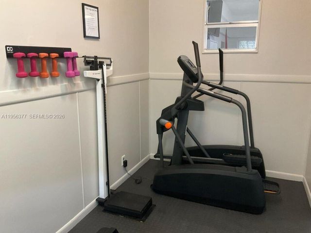 5661 SW 2nd Court 101, Margate, FL 33068