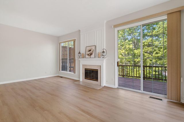 47647 SANDBANK SQ, Sterling, VA 20165