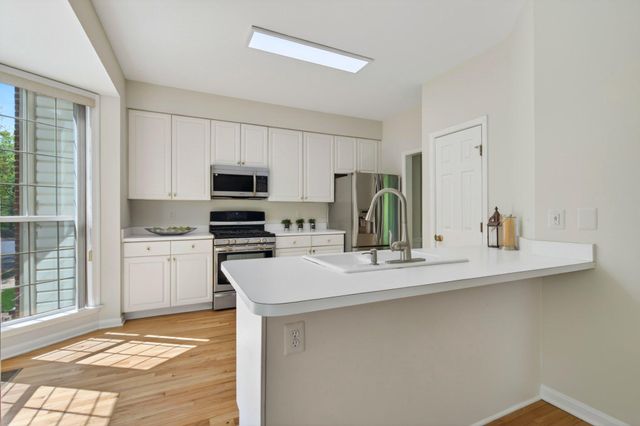 47647 SANDBANK SQ, Sterling, VA 20165