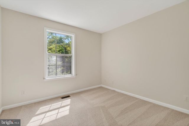 47647 SANDBANK SQ, Sterling, VA 20165
