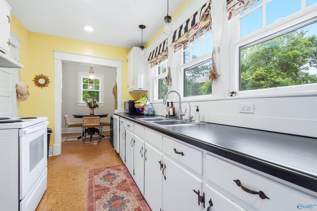 412 Gordon Drive SE, Decatur, AL 35601