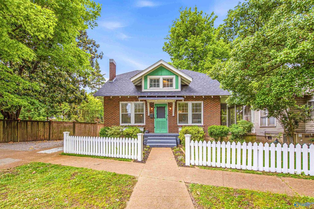 412 Gordon Drive SE, Decatur, AL 35601