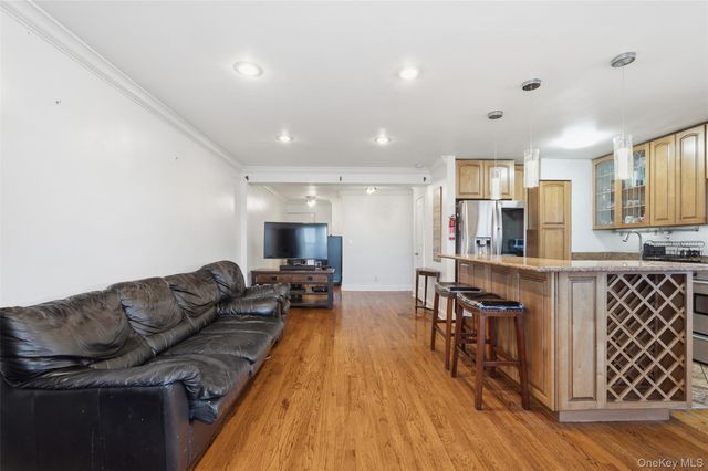 495 Odell Avenue 8B, Yonkers, NY 10703