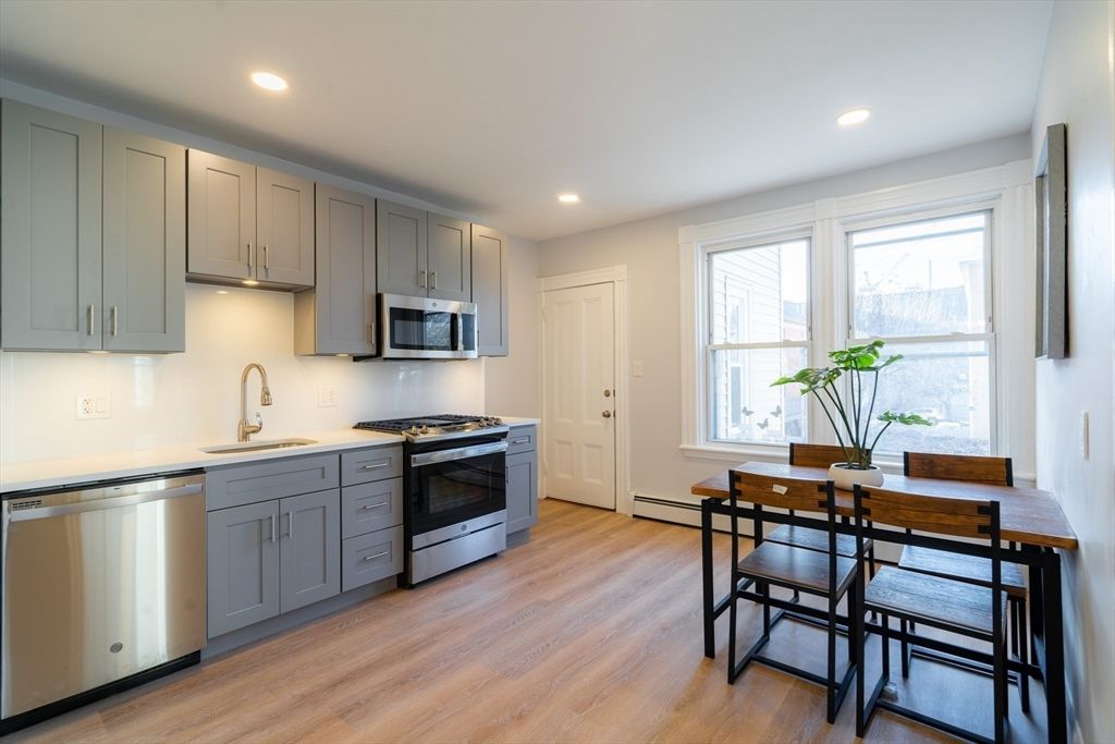 324 Hurley St 2, Cambridge, MA 02141