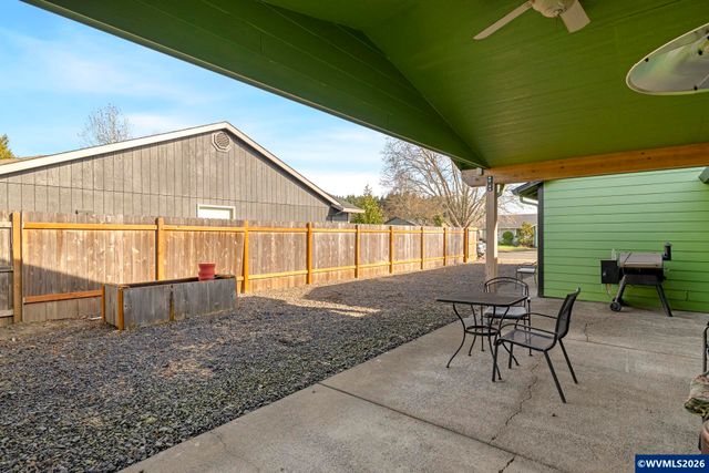 247 SW Manzanita St, Mcminnville, OR 97128