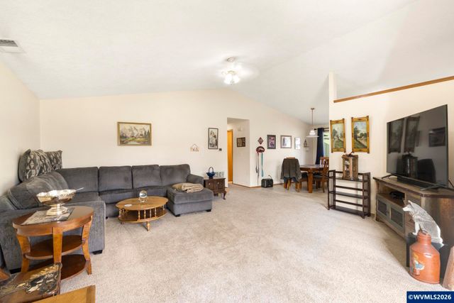 247 SW Manzanita St, Mcminnville, OR 97128