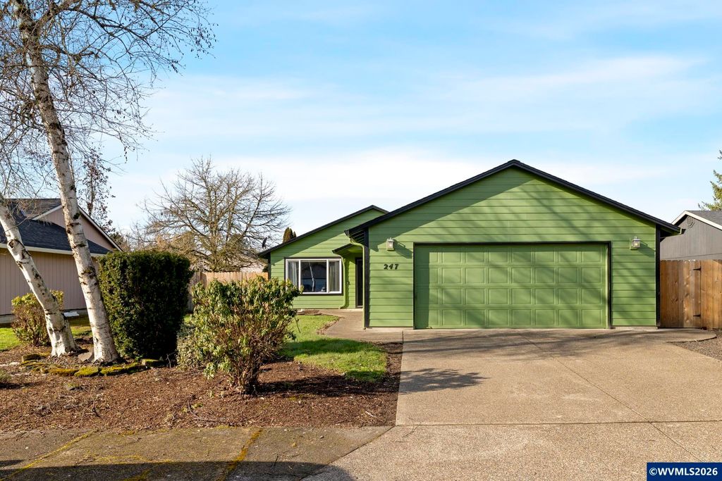 247 SW Manzanita St, Mcminnville, OR 97128