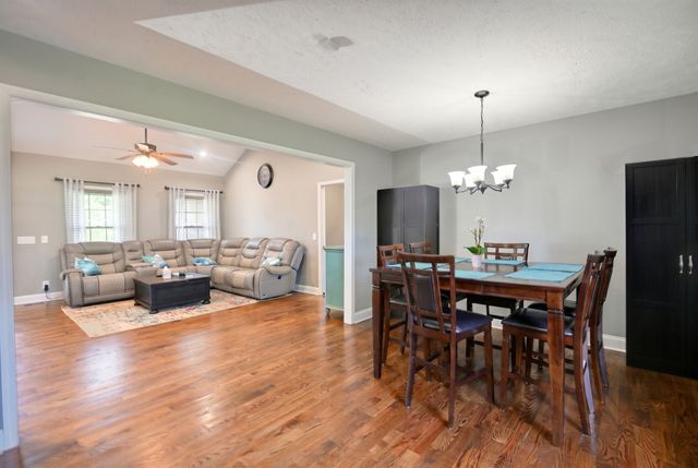 108 Smithfield Dr, Shelbyville, TN 37160