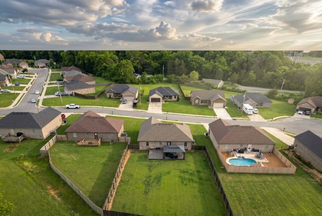 108 Smithfield Dr, Shelbyville, TN 37160