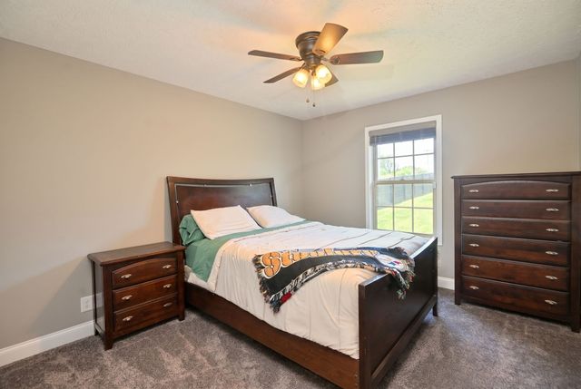 108 Smithfield Dr, Shelbyville, TN 37160