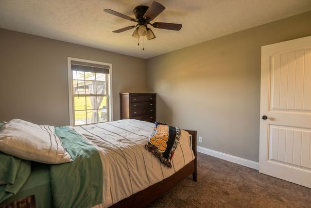 108 Smithfield Dr, Shelbyville, TN 37160