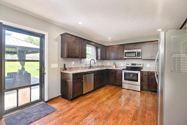 108 Smithfield Dr, Shelbyville, TN 37160