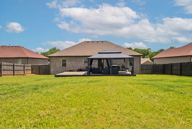 108 Smithfield Dr, Shelbyville, TN 37160