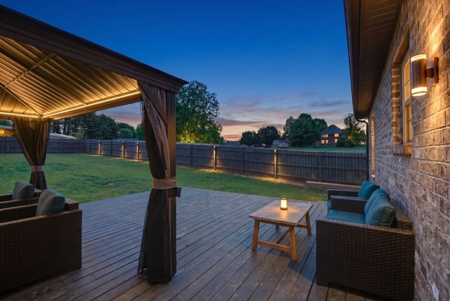 108 Smithfield Dr, Shelbyville, TN 37160