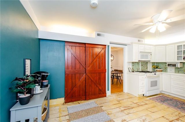 5400 Roswell Road D4, Sandy Springs, GA 30342