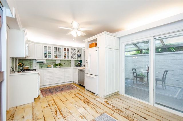 5400 Roswell Road D4, Sandy Springs, GA 30342
