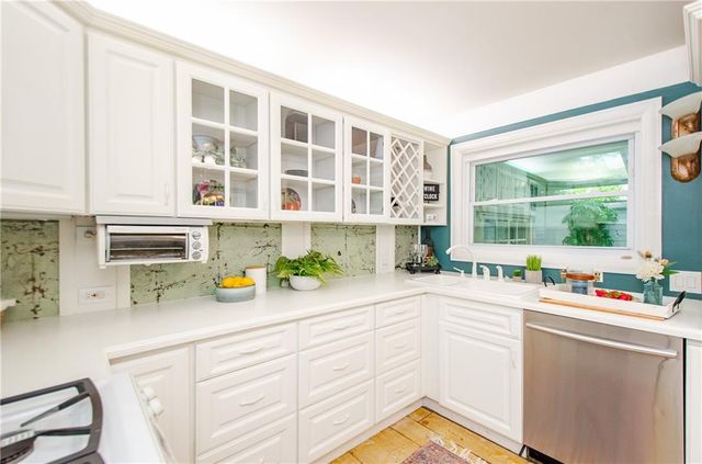 5400 Roswell Road D4, Sandy Springs, GA 30342