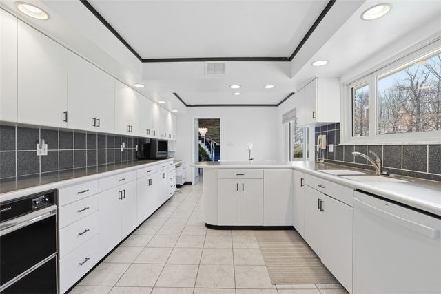 103 Zernich Dr, Center Twp, PA 15001