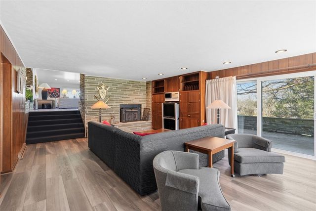 103 Zernich Dr, Center Twp, PA 15001