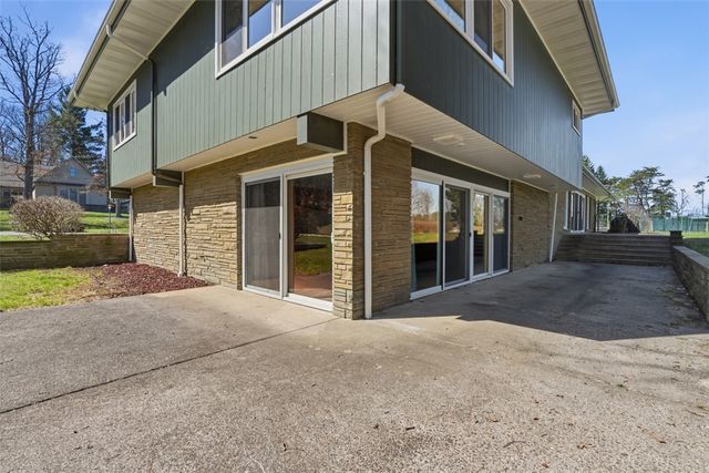 103 Zernich Dr, Center Twp, PA 15001