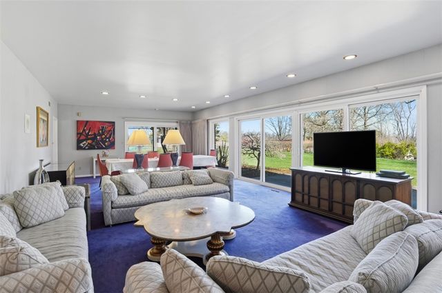 103 Zernich Dr, Center Twp, PA 15001