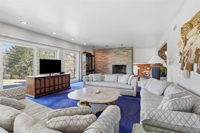 103 Zernich Dr, Center Twp, PA 15001