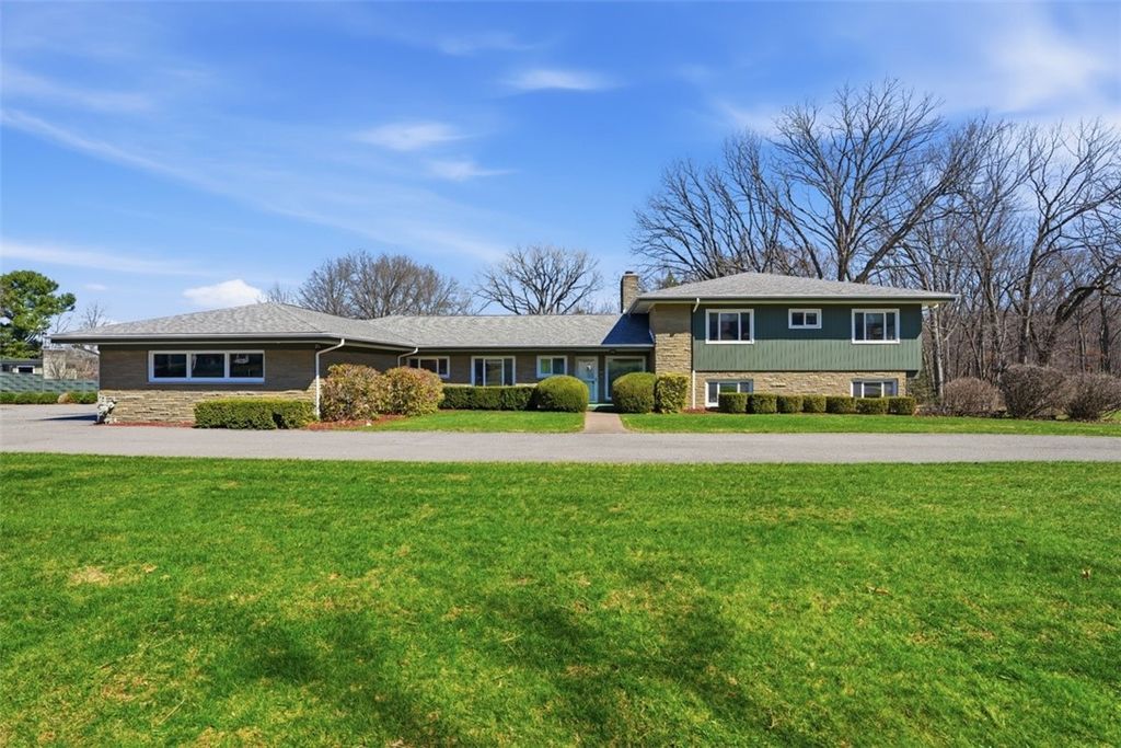 103 Zernich Dr, Center Twp, PA 15001