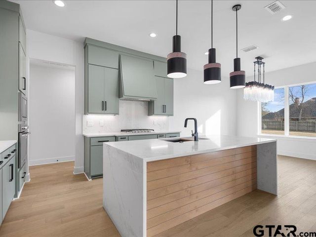 12318 Harlon St, Flint, TX 75762