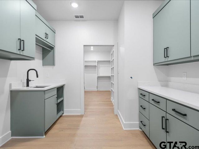 12318 Harlon St, Flint, TX 75762