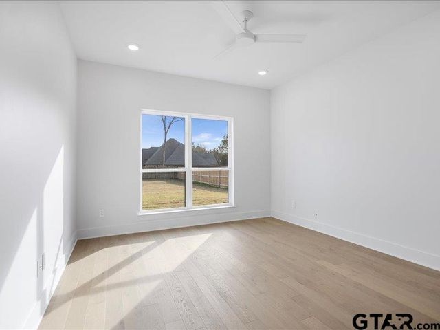 12318 Harlon St, Flint, TX 75762