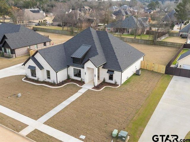 12318 Harlon St, Flint, TX 75762