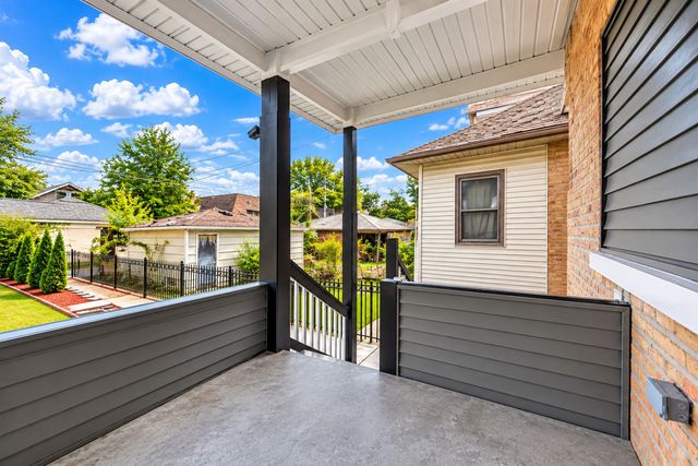 7649 S Luella Avenue, Chicago, IL 60649