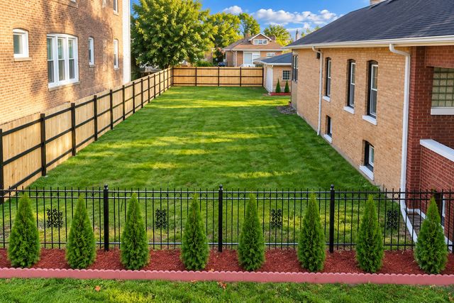 7649 S Luella Avenue, Chicago, IL 60649