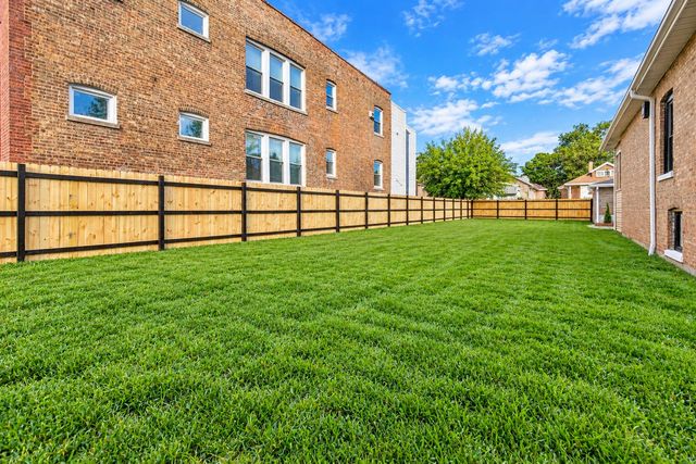 7649 S Luella Avenue, Chicago, IL 60649