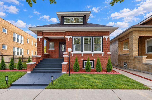 7649 S Luella Avenue, Chicago, IL 60649